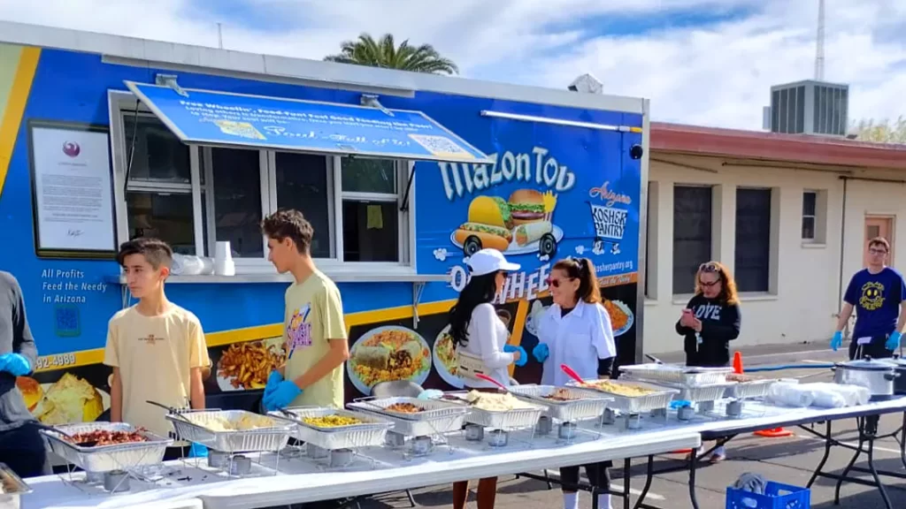 Arizona-Kosher-Pantry-Feeding-the-homeless Mazon Tov on Wheels